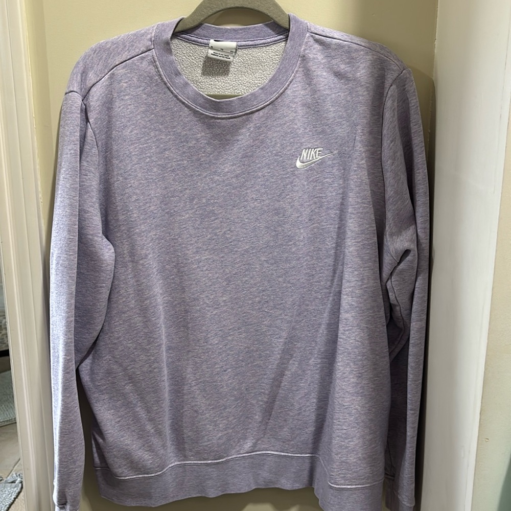Nike Sportswear Club Fleece Crew neck sweatshirt size XL in heathered purple